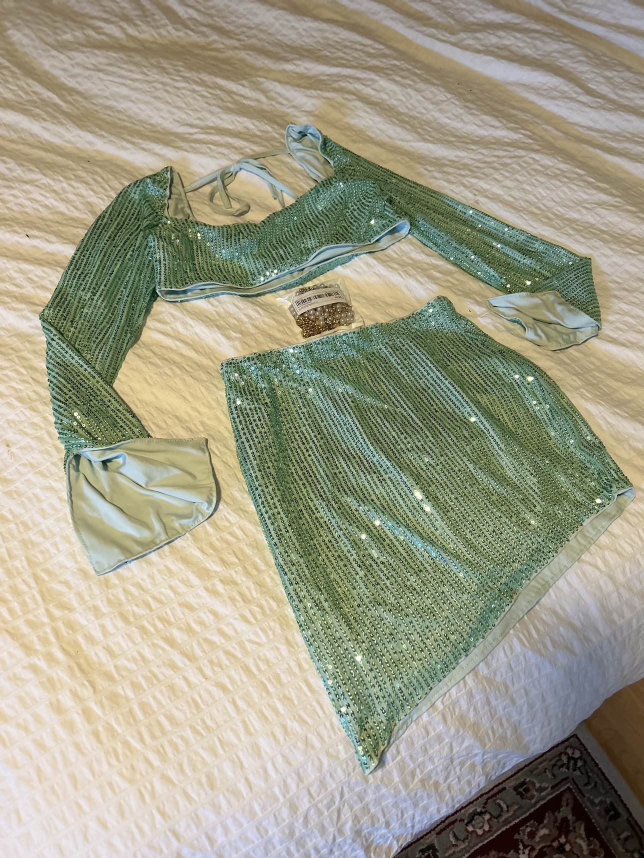 New SHEINBAE Green  sparkly sequin outfit danse/beach skirt top - photo 3