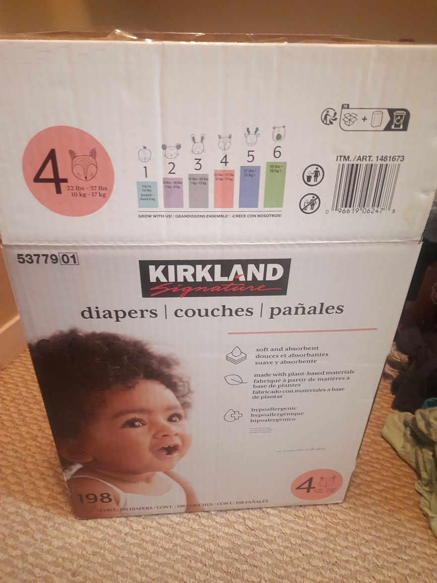 baby diapers kirkland size 4 and wipes - photo 2