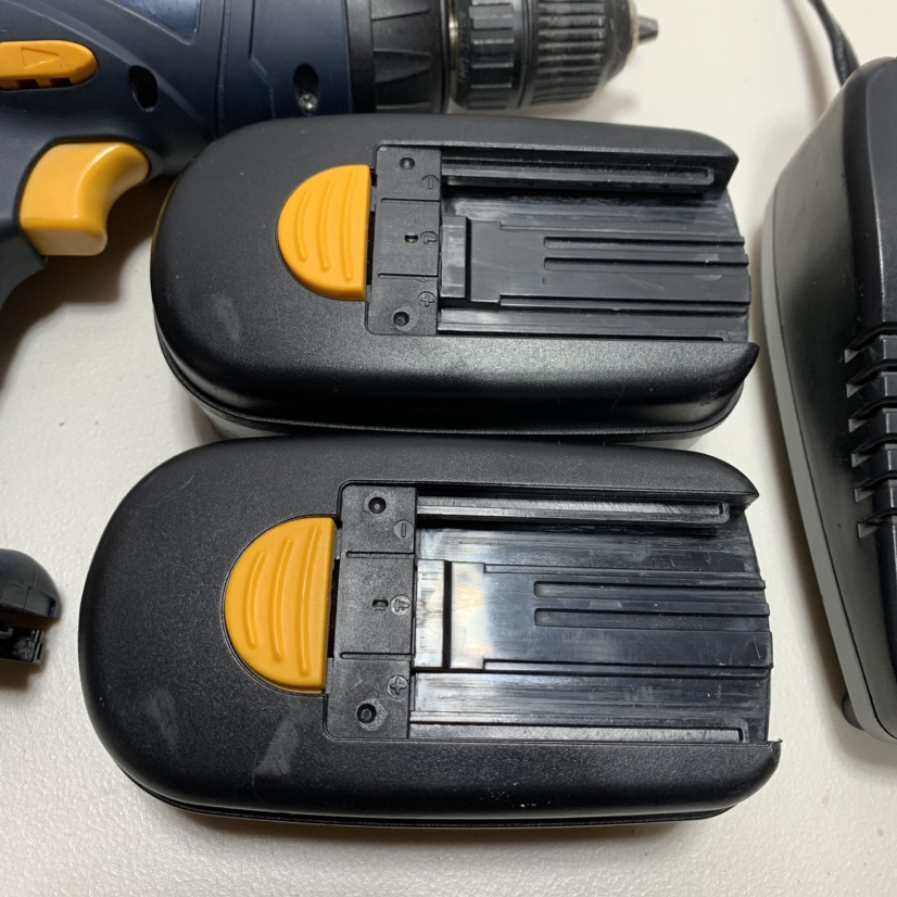 RONA 18V Cordless Drill w/ 2 battery pack and charger image indicator(4)