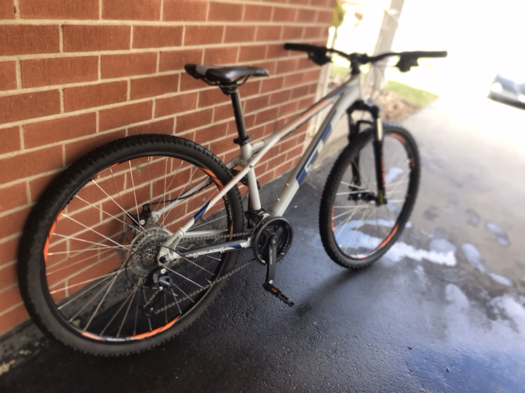 Men's GT Aggressor Pro Mountain Bike, Small + Free Helmet - photo 3
