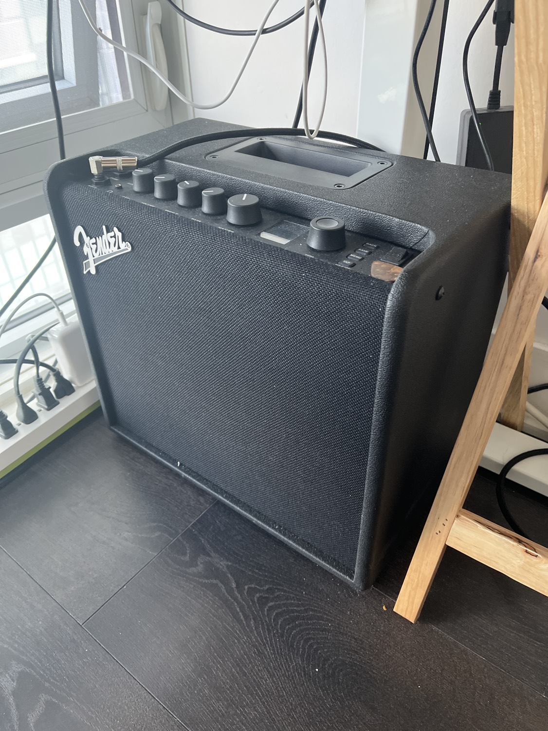 Electric guitar and amp image indicator(2)