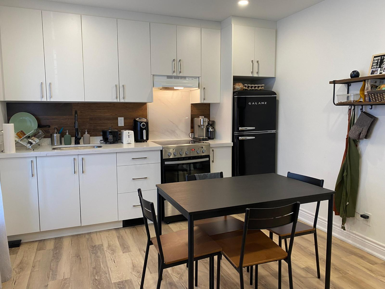 2 Bed, 1 Bath House unit (Room for rent) image indicator(8)