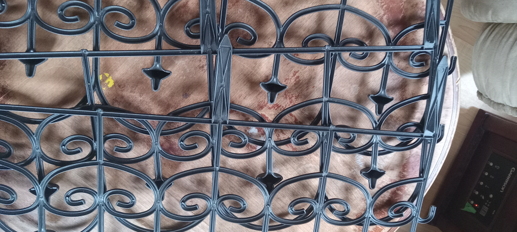 #FREECYCLE soaker hose,  sprinkler, 3 fence pieces image indicator(10)