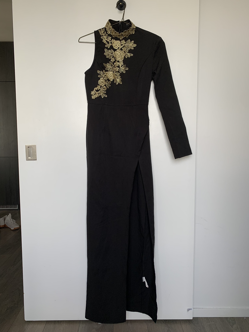 ⚜️PLT Asymmetrical Embroidery Gown🌟 image indicator(2)