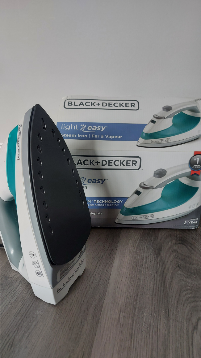Black & Decker easy iron with smart steam technology image indicator(2)