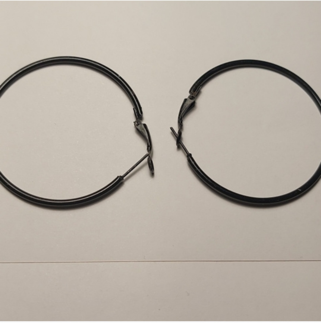 Vintage Black Jewellery Set image indicator(4)