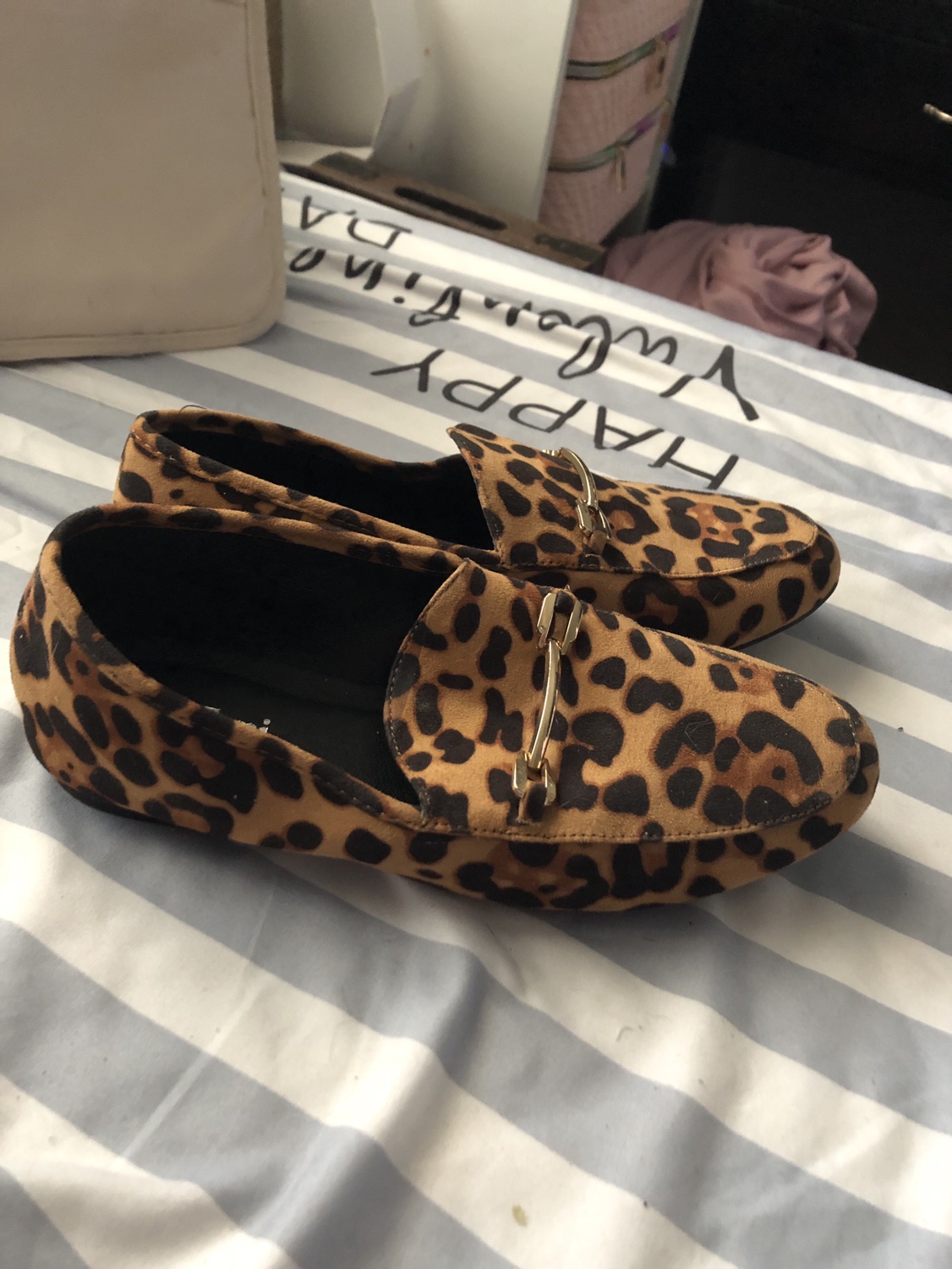 Size 7 women’s loafers image indicator(2)