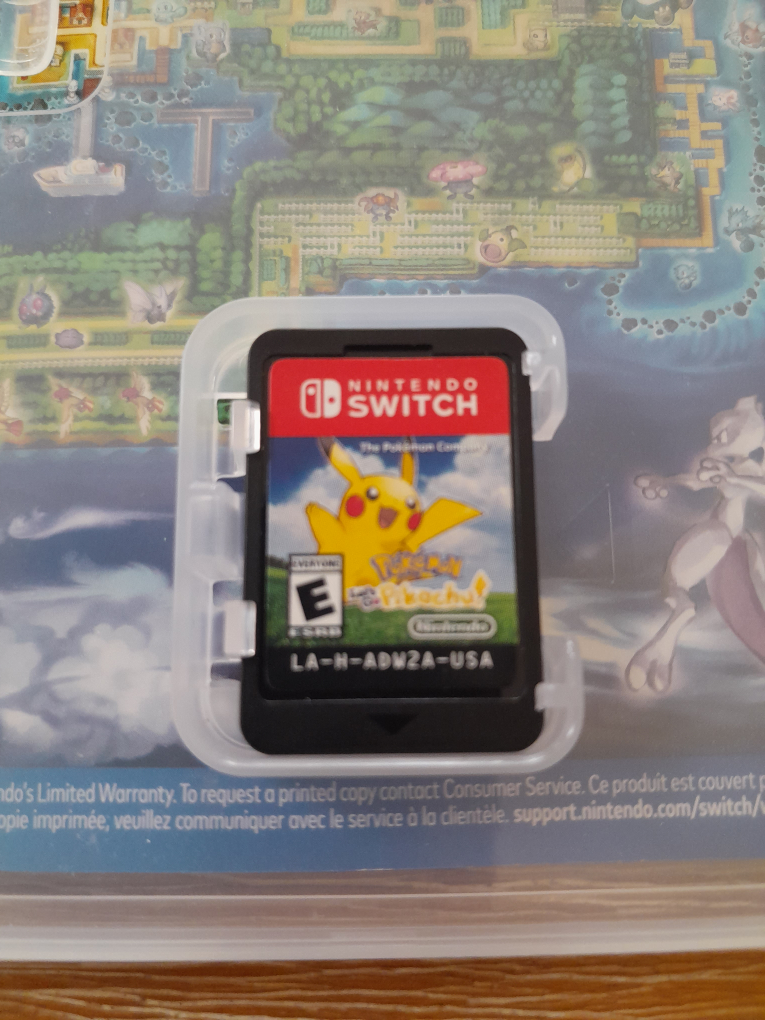 Nintendo switch - Let's go Pikachu - photo 2