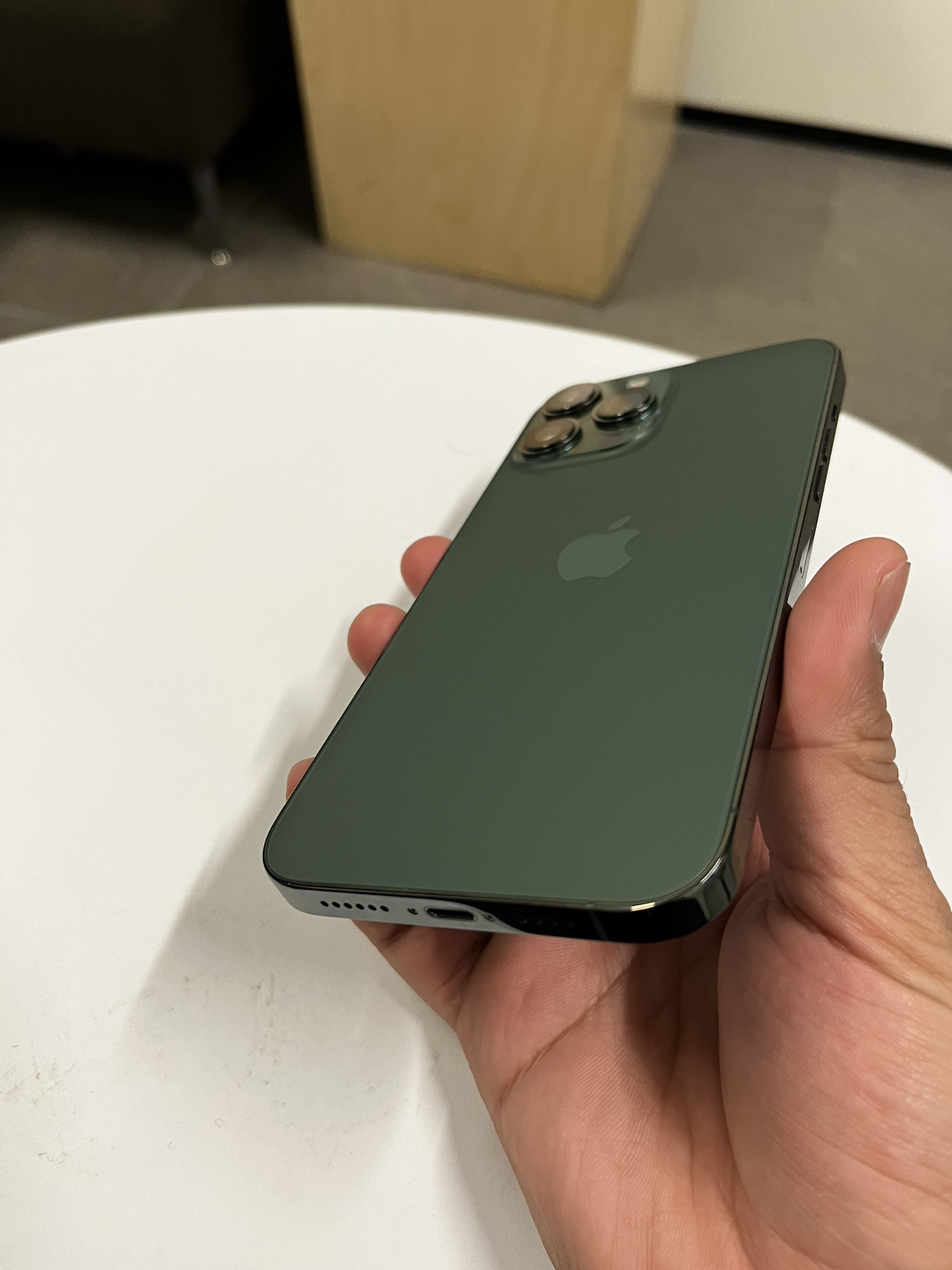 iPhone 13 Pro Max - photo 3