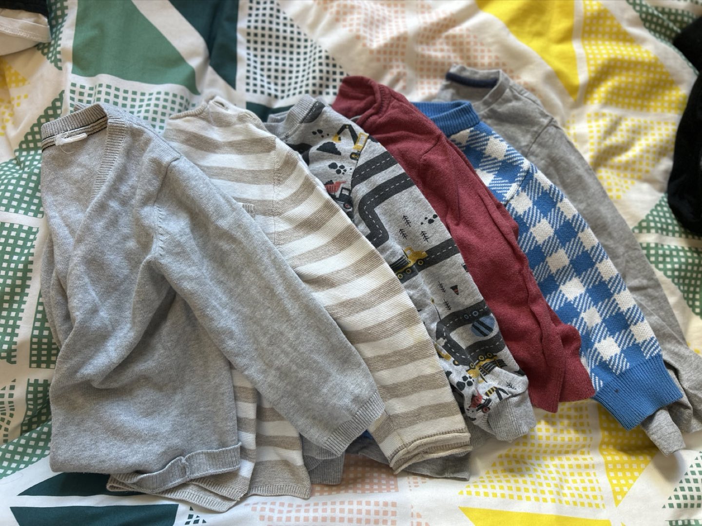 2-5 years old boy Cloths <includes EVERYTHING $30> - photo 2