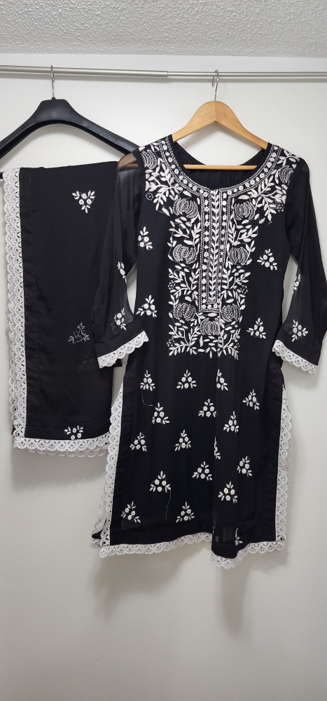 2 pc chickenkari chiffon pakistani outfit thumbnail