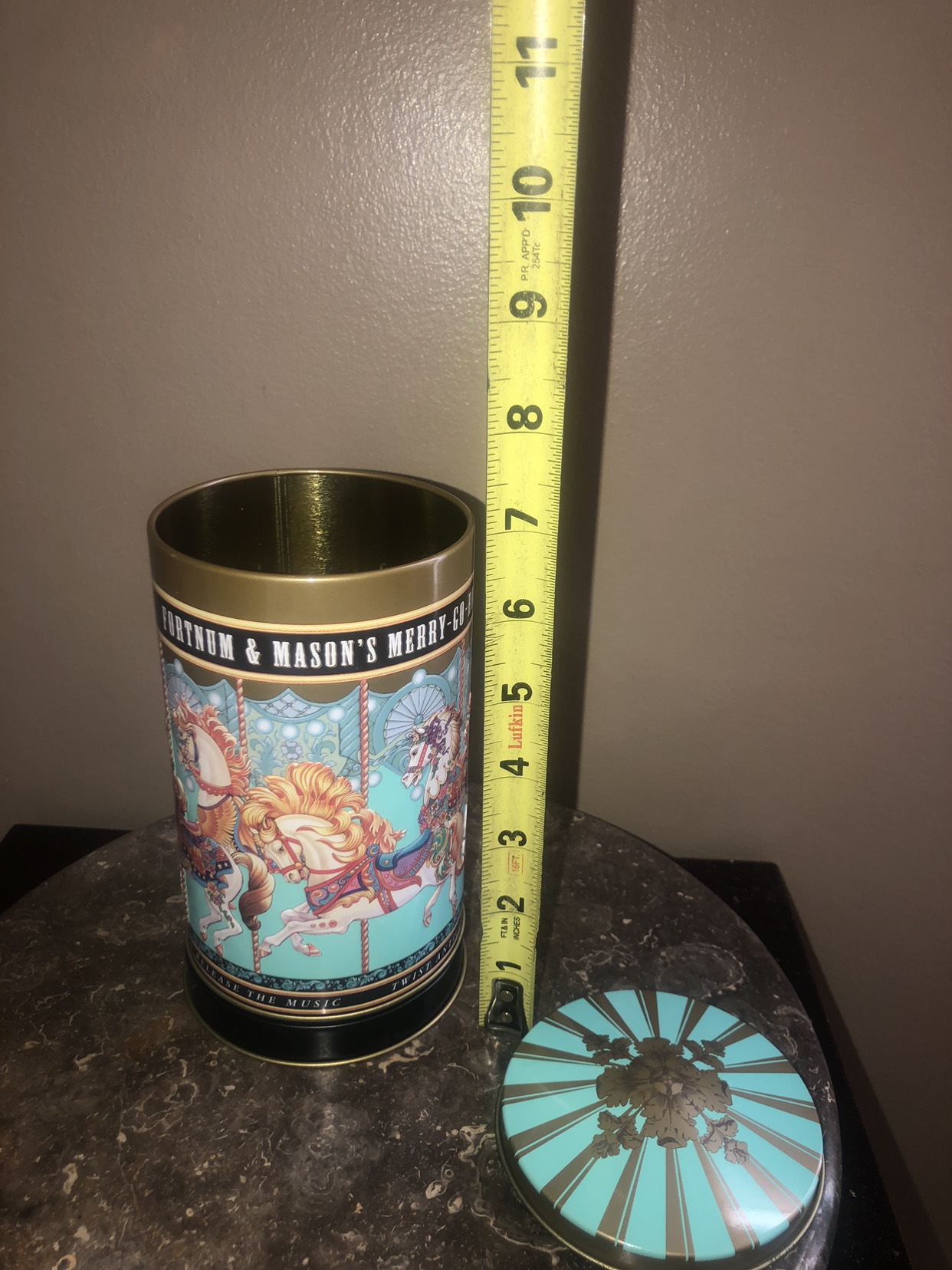 Collectible tin musical carrousel /firm price image indicator(3)