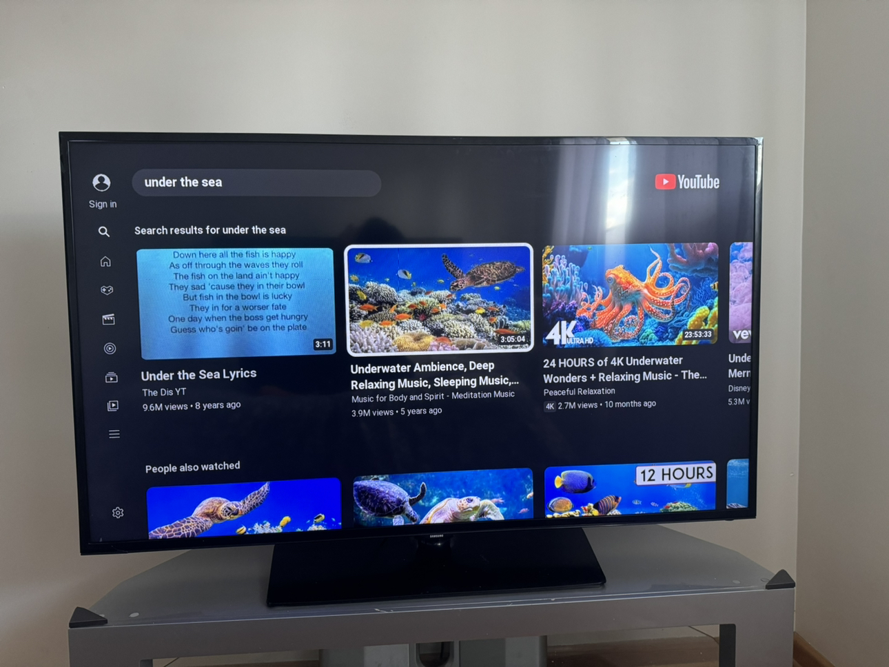 Tv and Tv stand - photo 3