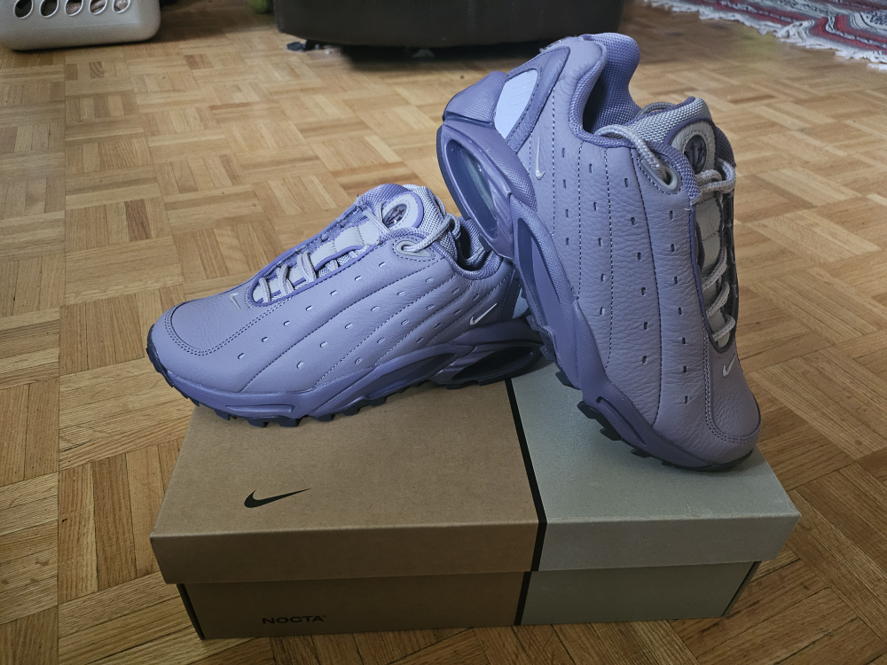 Nike  shoes drake
