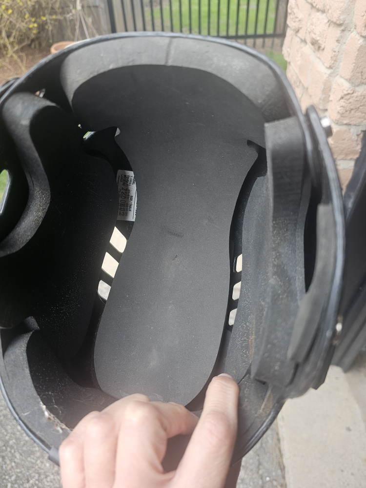 #freecycle  lightweight adjustable hockey helmet image indicator(2)