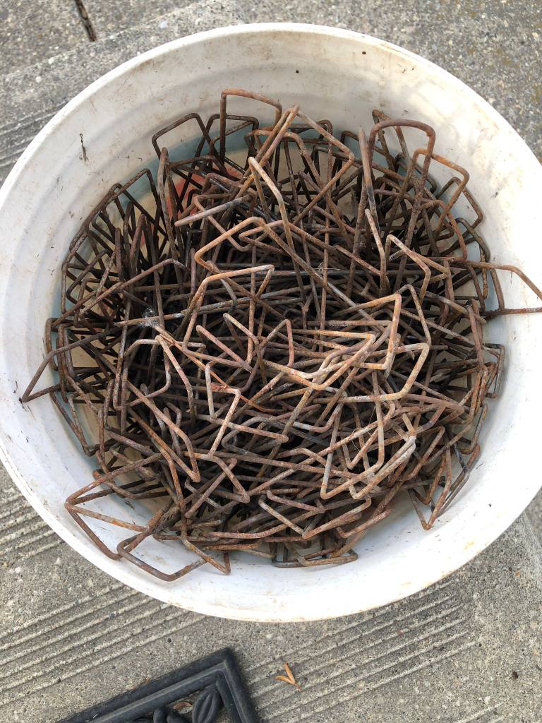 Used Landscape fabric pegs -#freecycle🥕 thumbnail