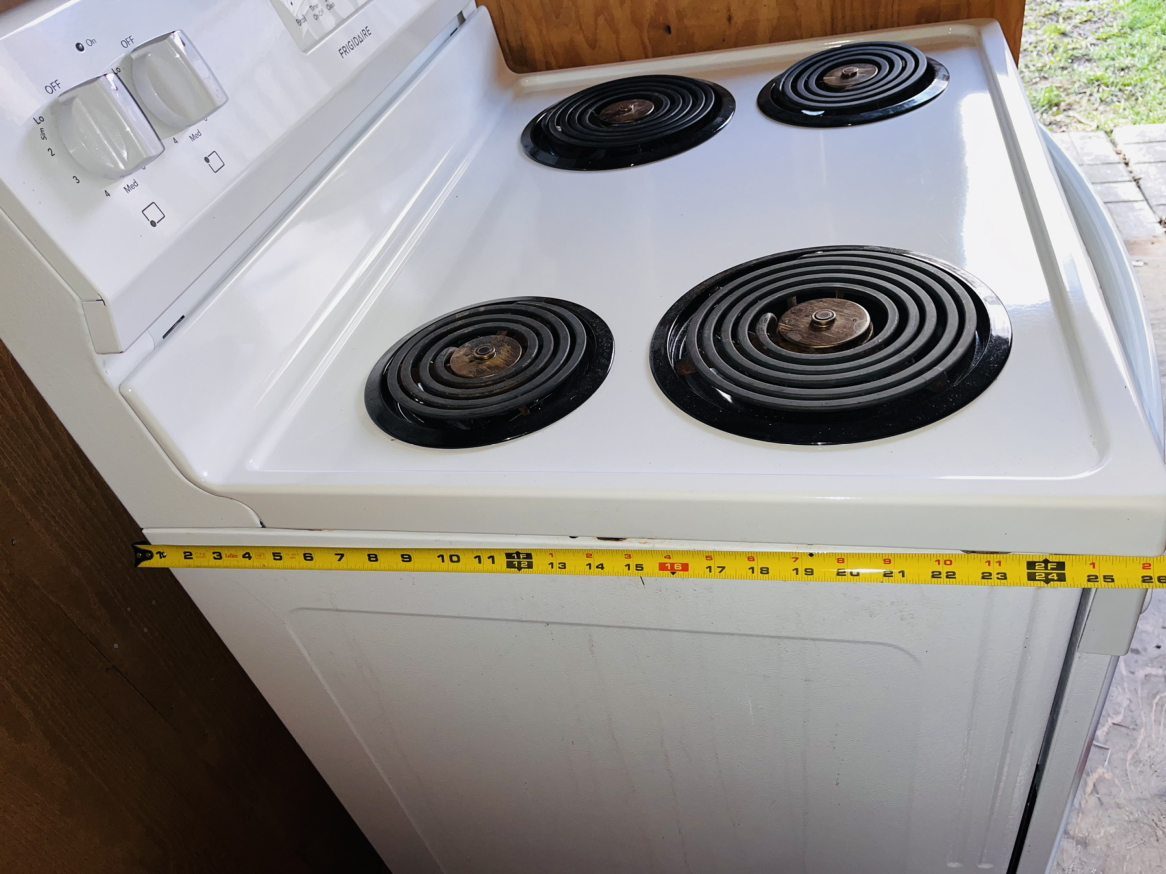 Frigidaire Stove - photo 3
