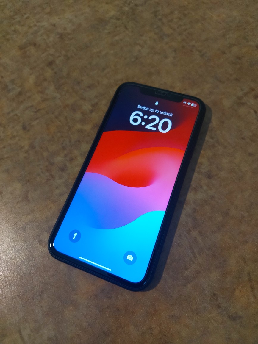 Iphone 11 excellent condition - photo 2