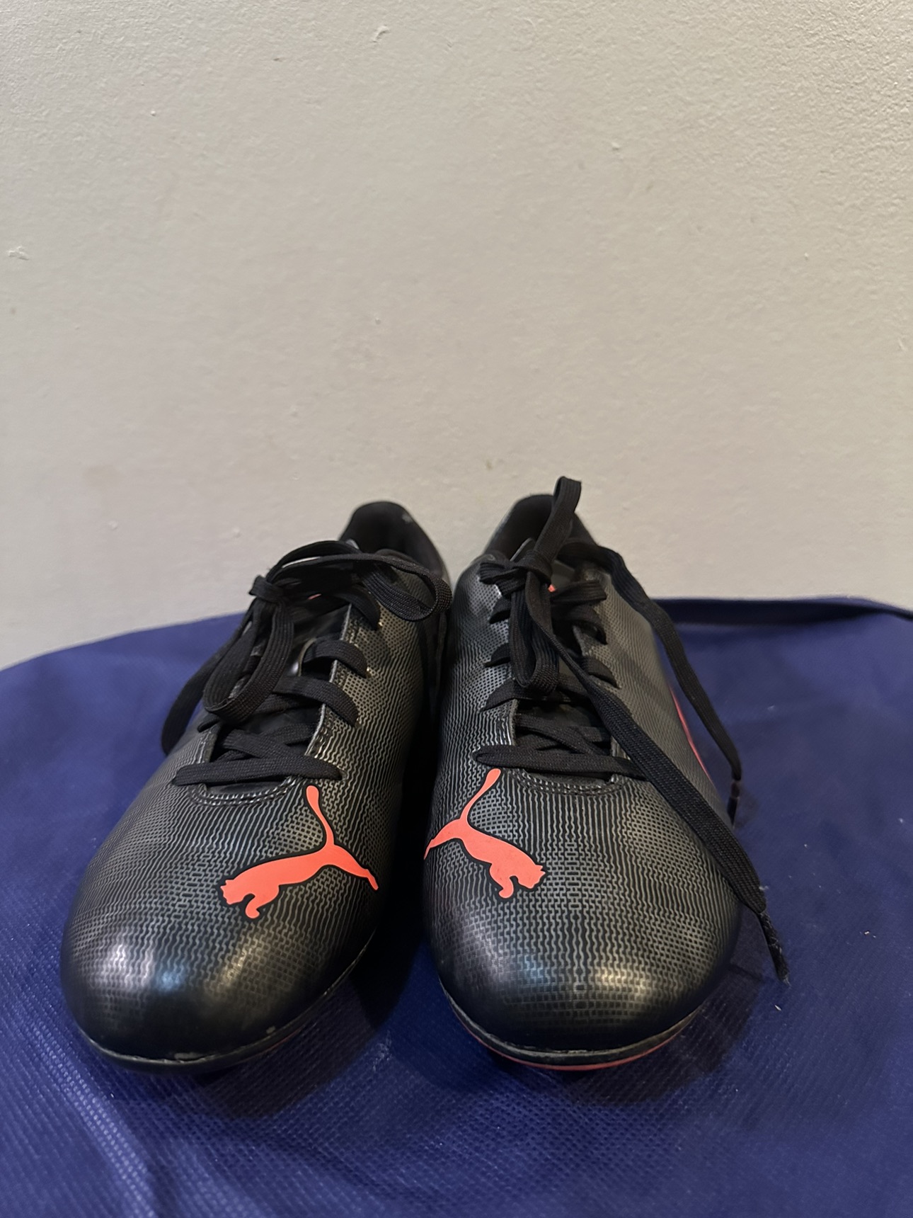 Kids Soccer shoes size 4 - photo 3