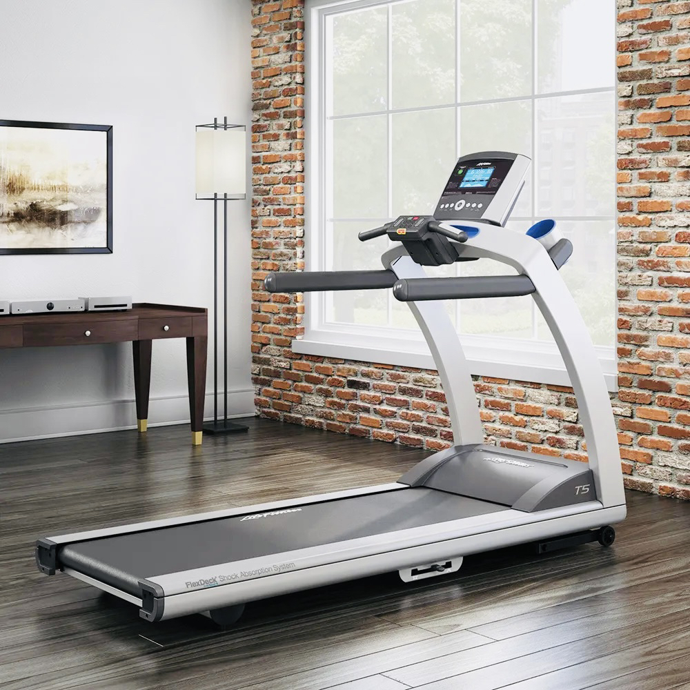 Life fitness T5 Treadmill with Go console !