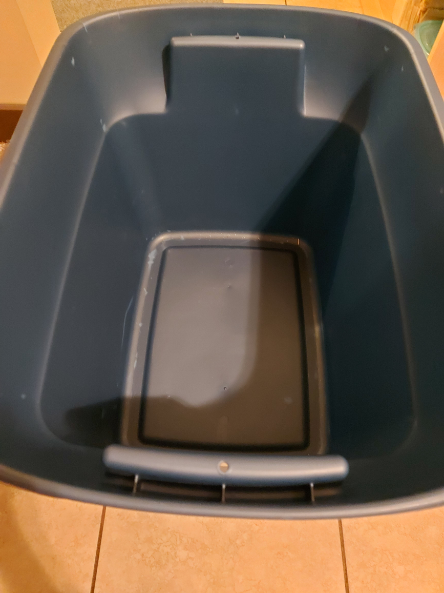 Medium Sterilite container - photo 2