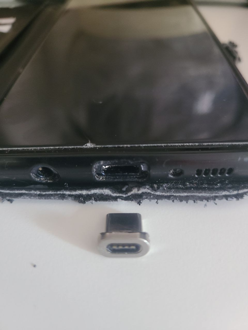 Magnetic Charger Cable for Phones/Tablets - USB-C + Micro-USB image indicator(6)