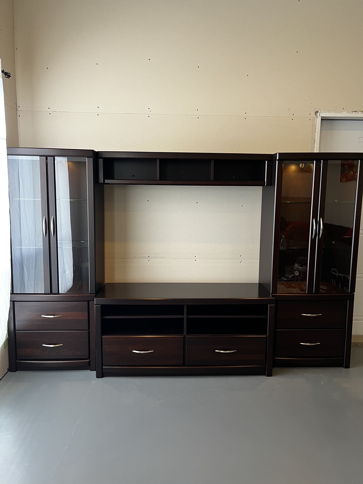 TV & Entertainment Unit