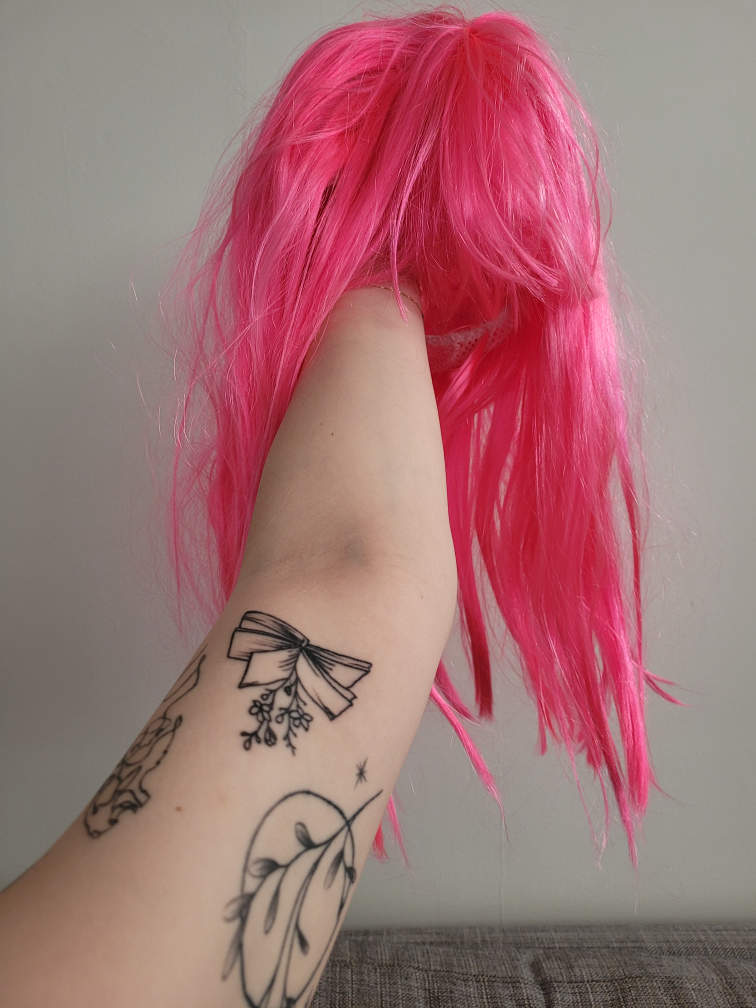 Neon pink shoulder length wig w/bangs image indicator(2)