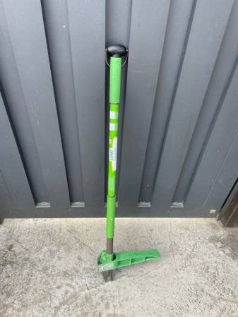 New Steel Handle Garden Weeder image indicator(2)