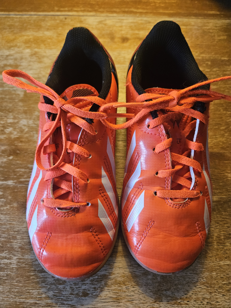 Adidas f5 kids soccer shoes running shoes size 13k 🥕 thumbnail