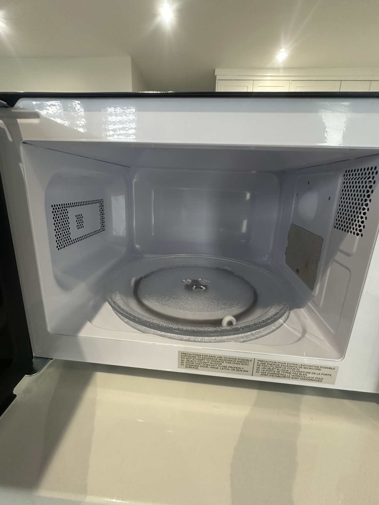 8” Hamilton Beach Microwave - photo 3