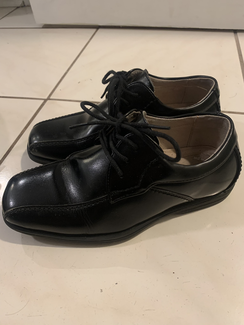 Boys dress shoes size 1 brand Florsheim - photo 2
