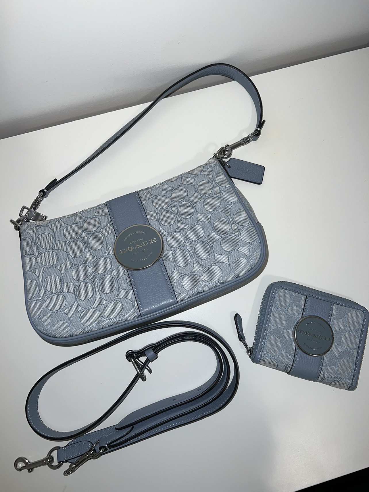 Coach purse & wallet thumbnail