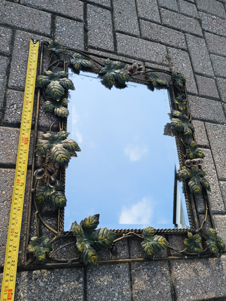 Grapevine Metal Mirror image indicator(2)