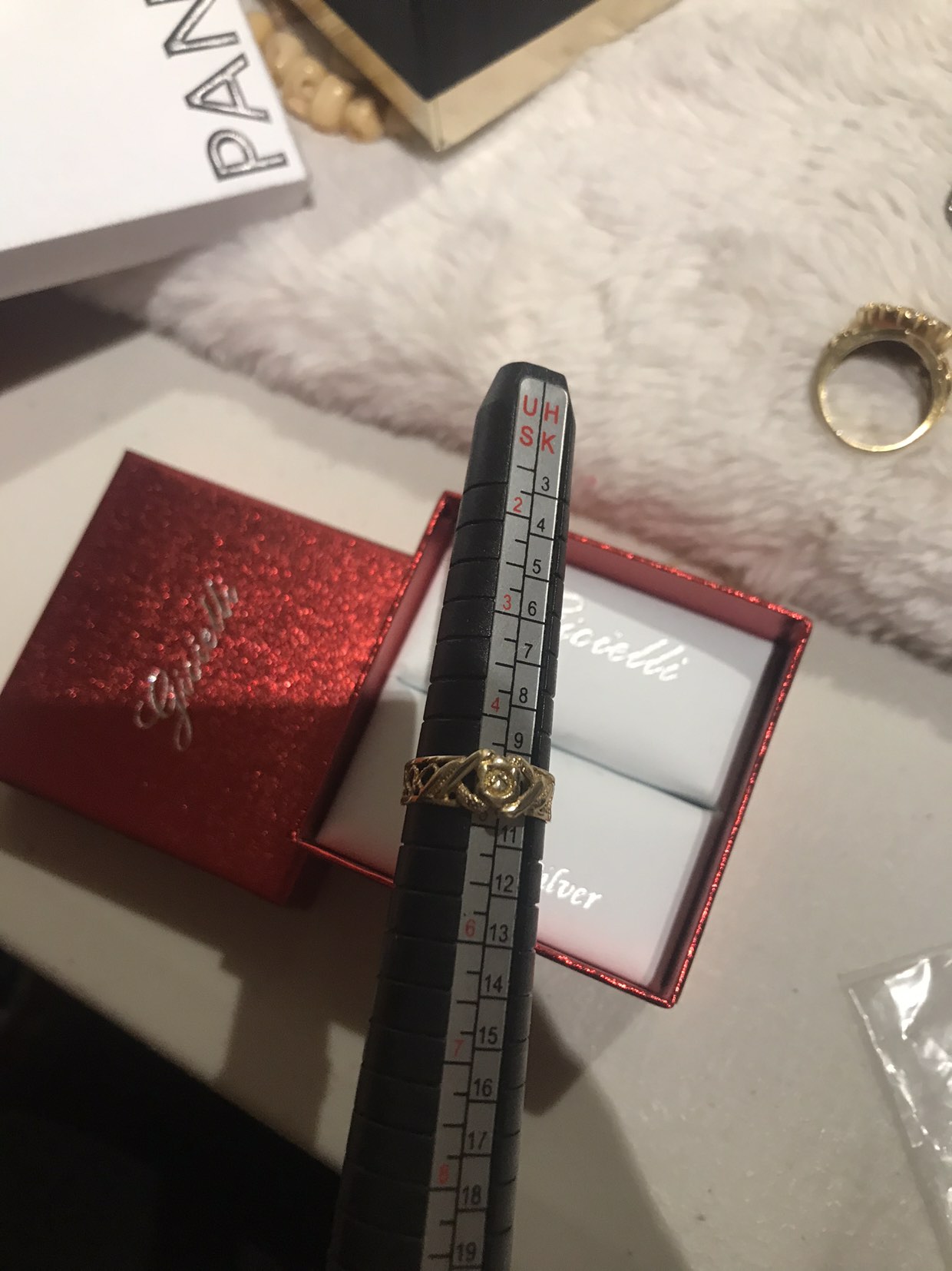 18k gold ring size 5 image indicator(3)