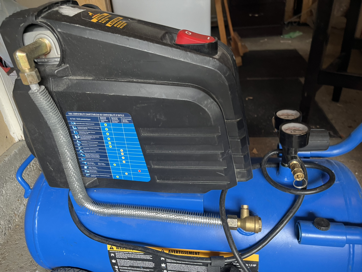 Mastercraft blue air compressor - photo 2