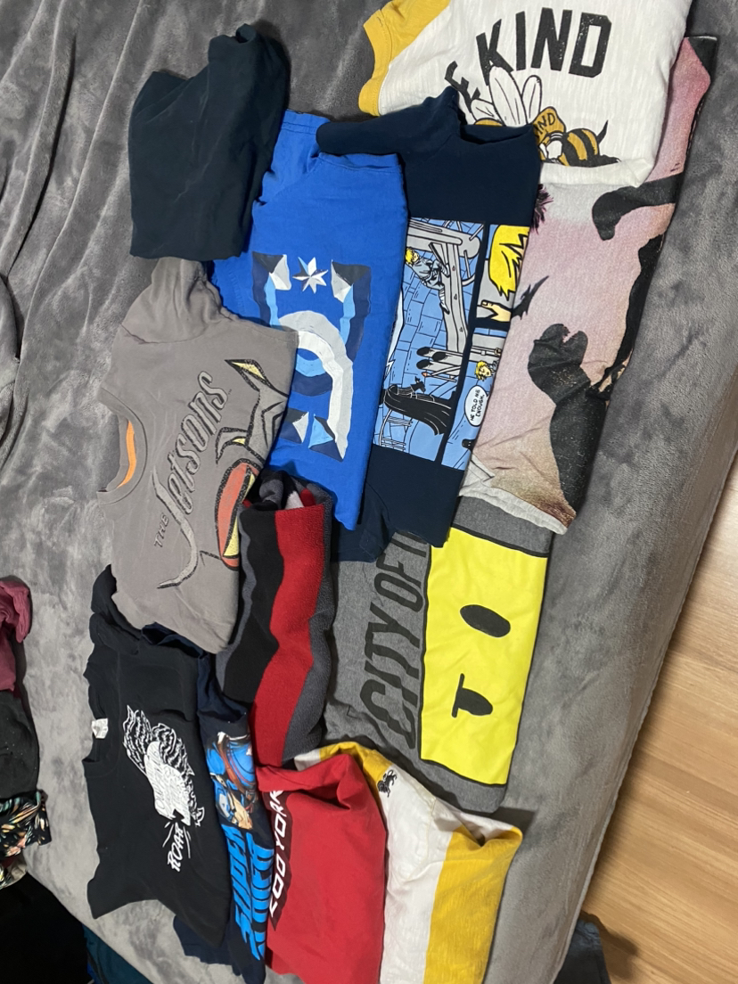 Bag of mainly boy clothing most sizes are 10-12 - photo 3
