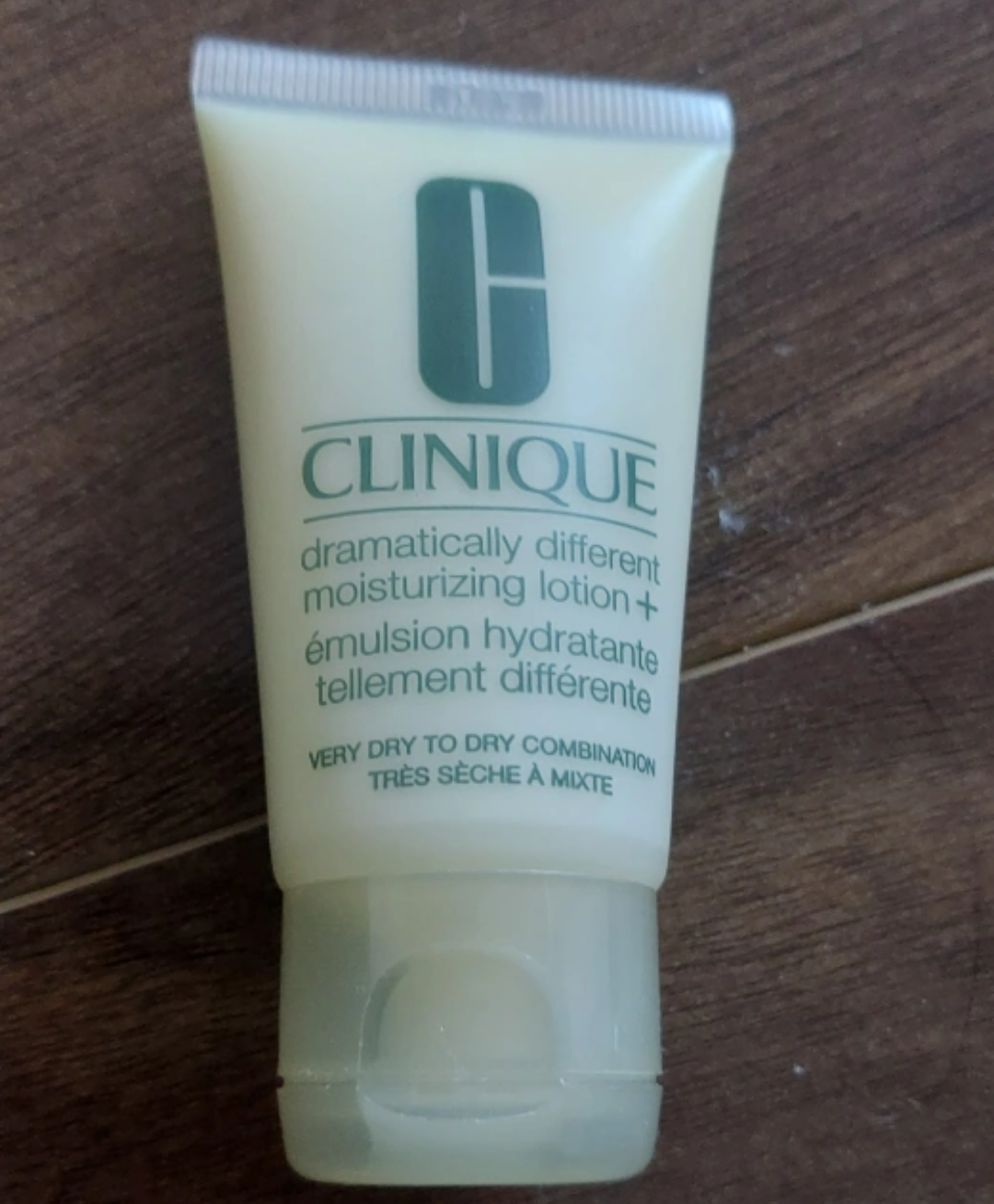 Clinique Moisturizing Lotion thumbnail
