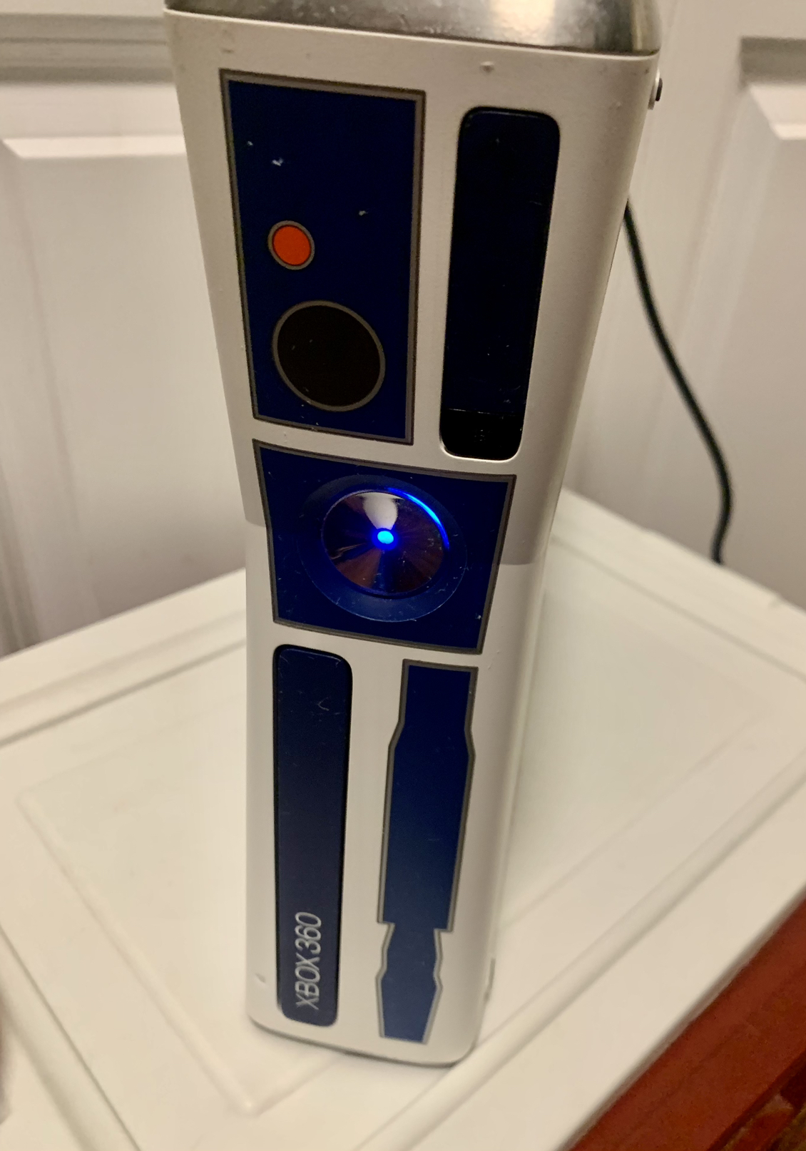 Xbox 360 Slim 320GB Star Wars Limited Edition R2D Sounds image indicator(8)