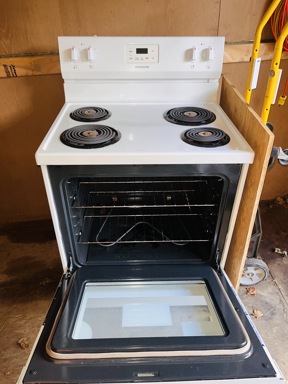 Frigidaire Stove