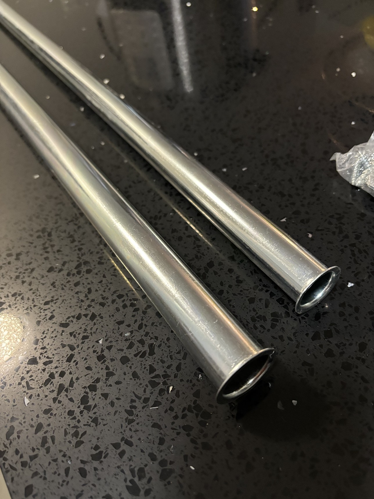 NEW Metal Curtain Rod, Extendable, Adjustable image indicator(6)