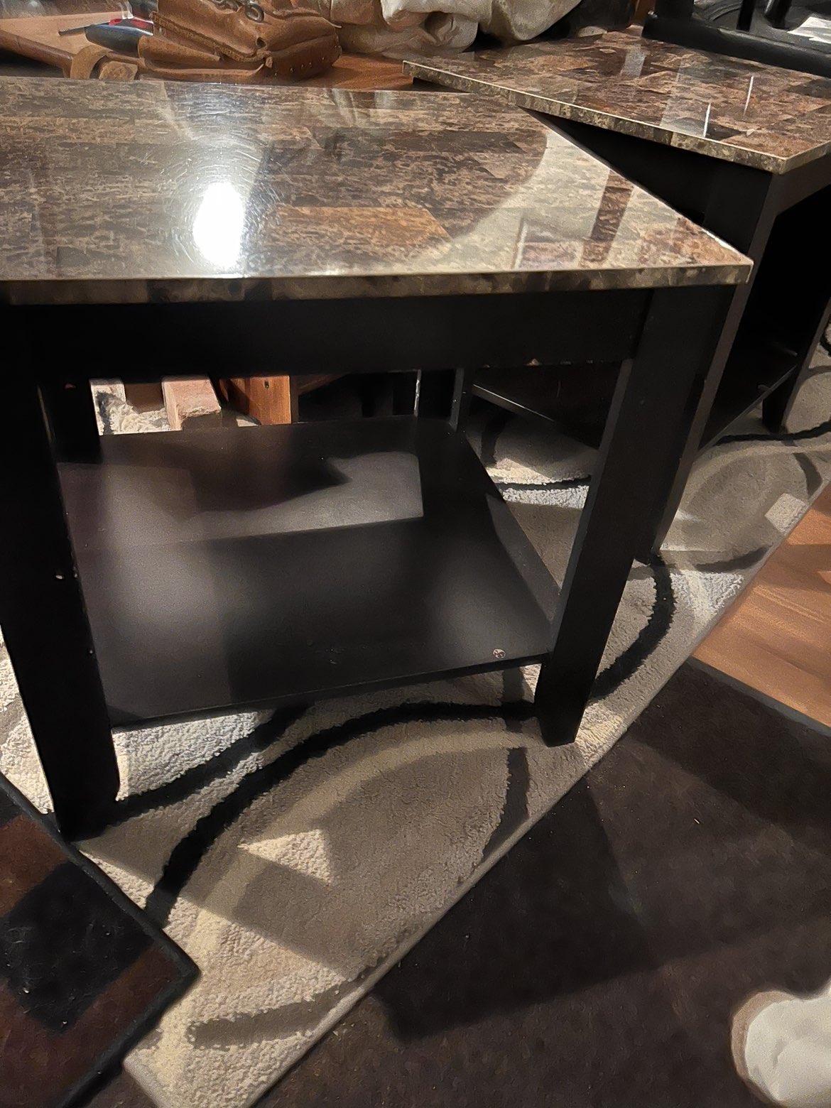 2 end tables - photo 2