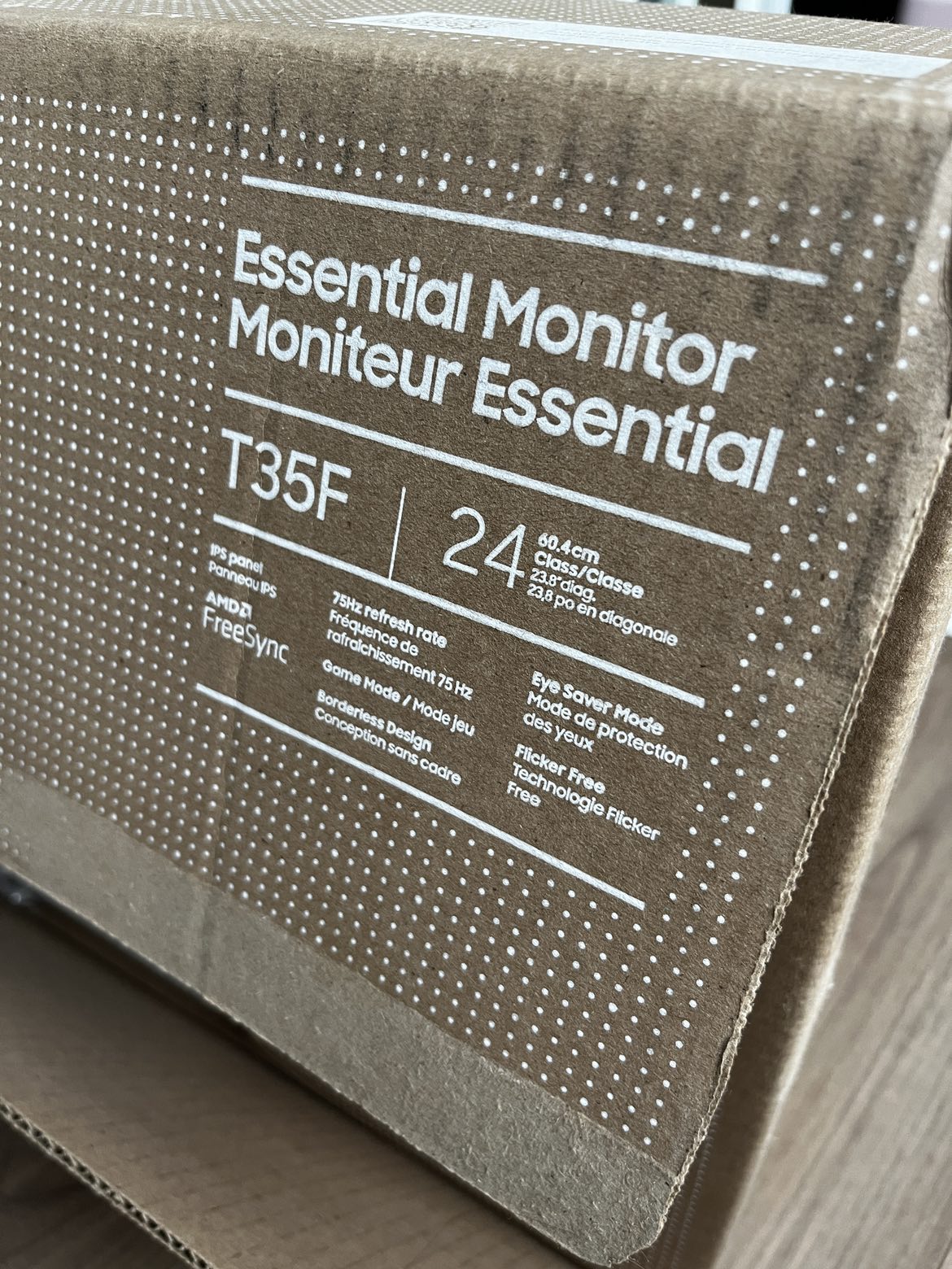 Samsung 24" monitor with box image indicator(2)