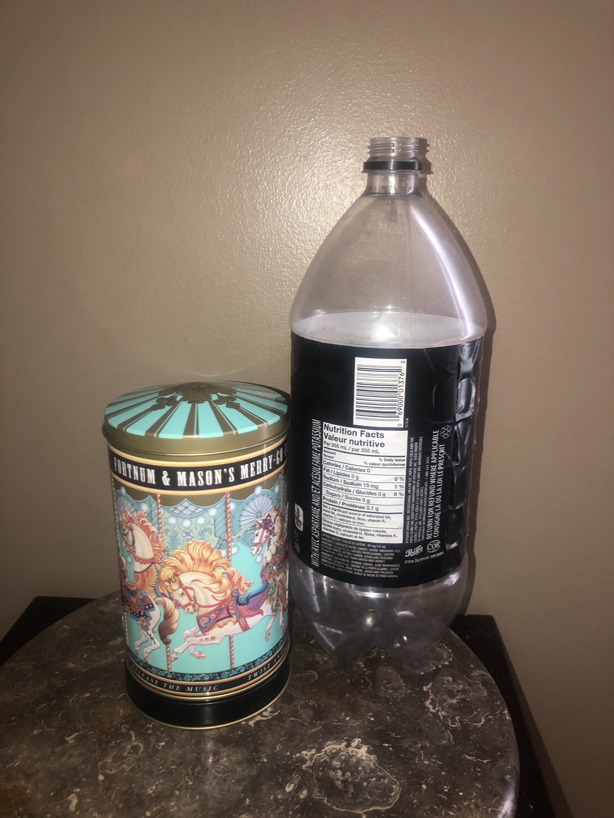 Collectible tin musical carrousel /firm price image indicator(2)