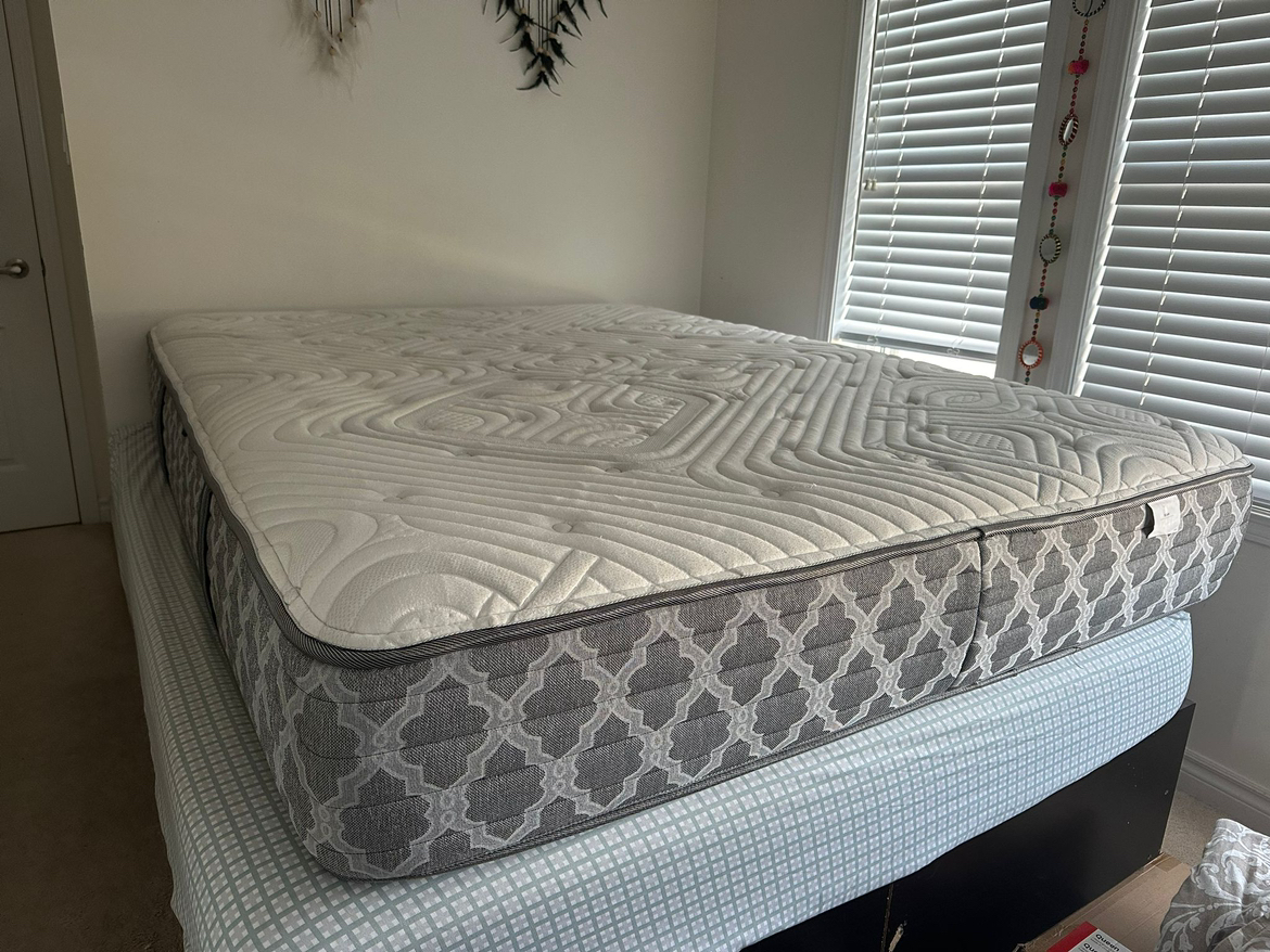 Sealy Posturepedic Queen Mattress