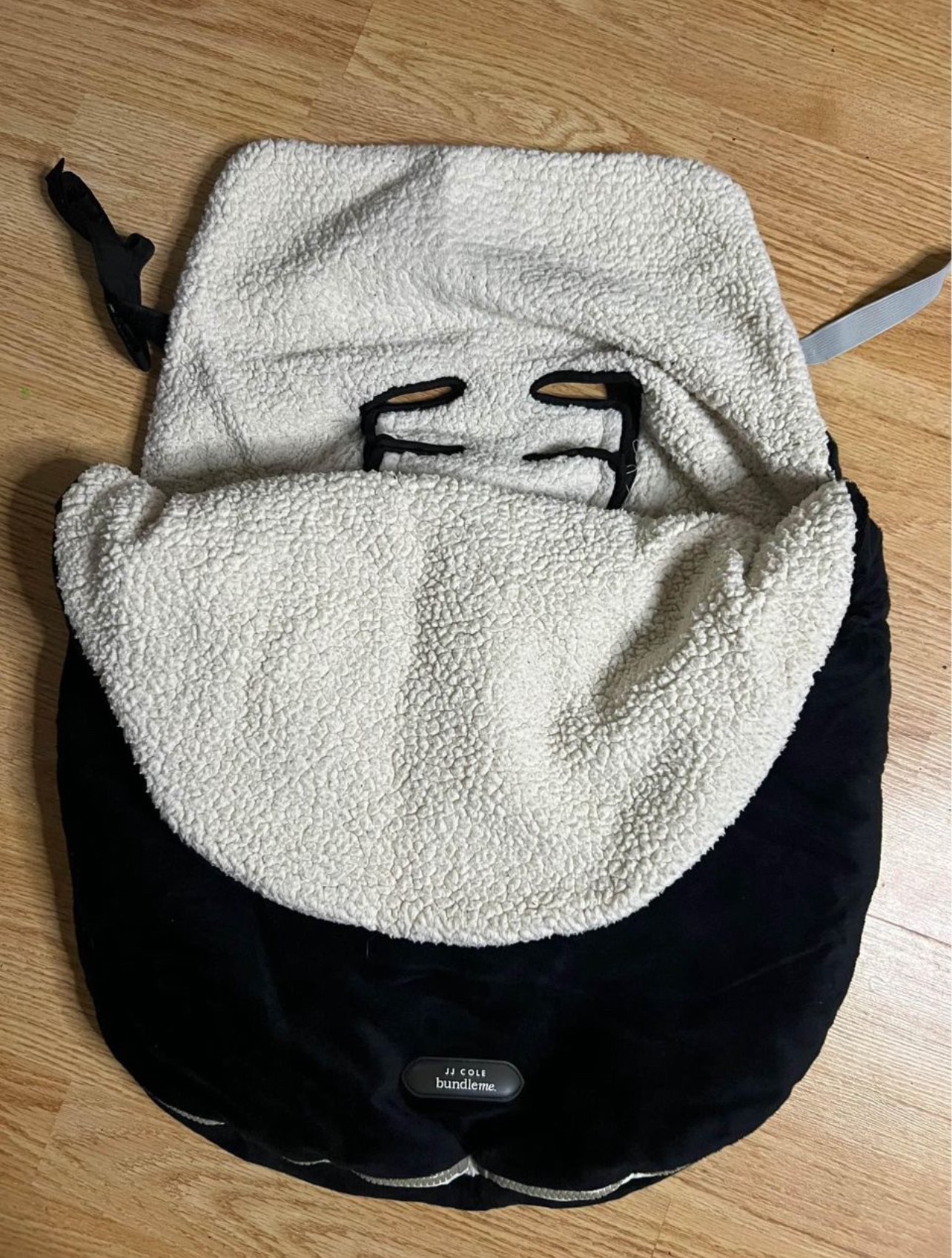 JJ Cole Cuddle Bag Infant Car Seat Cover image indicator(4)