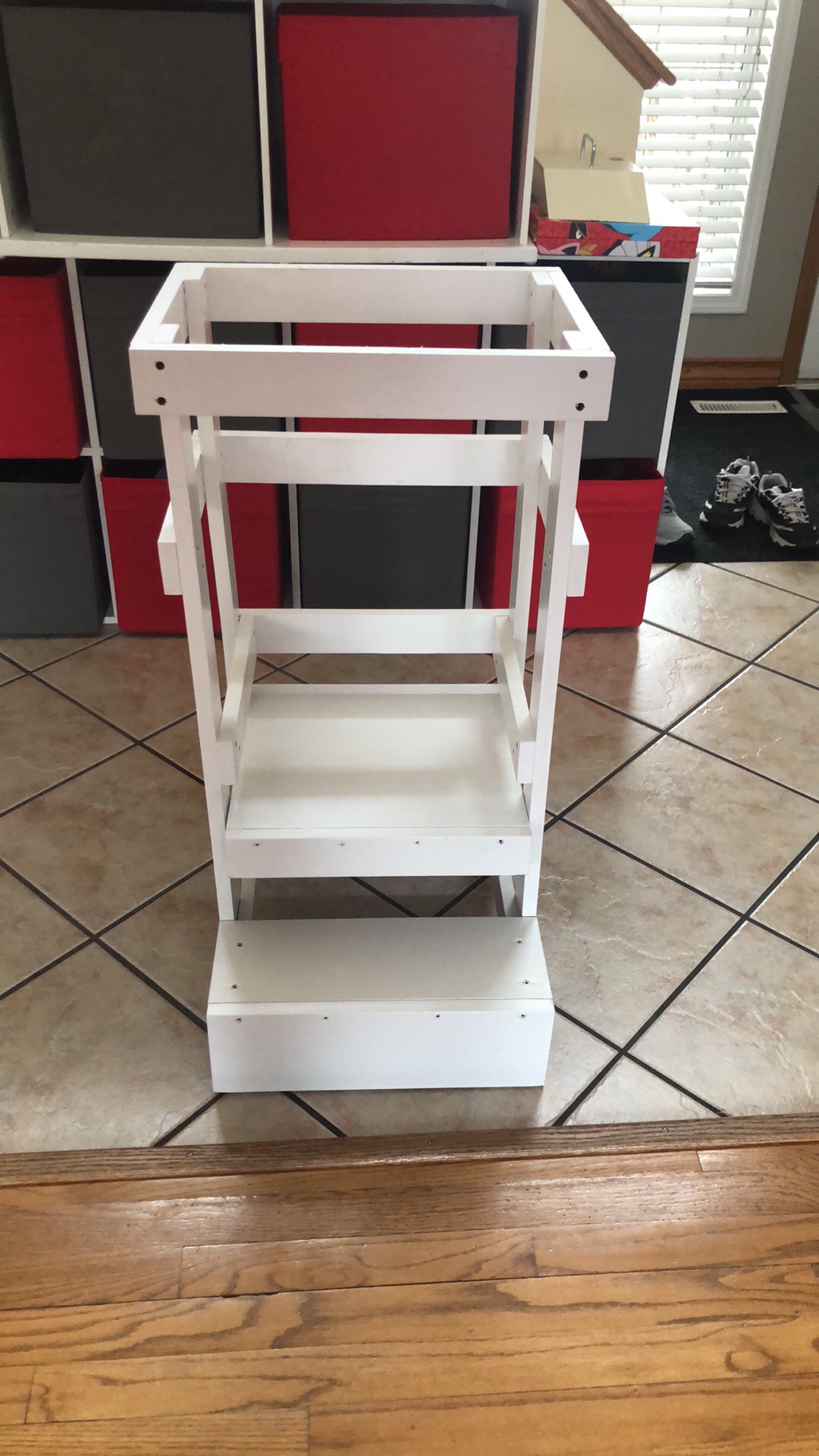 Child kitchen helper