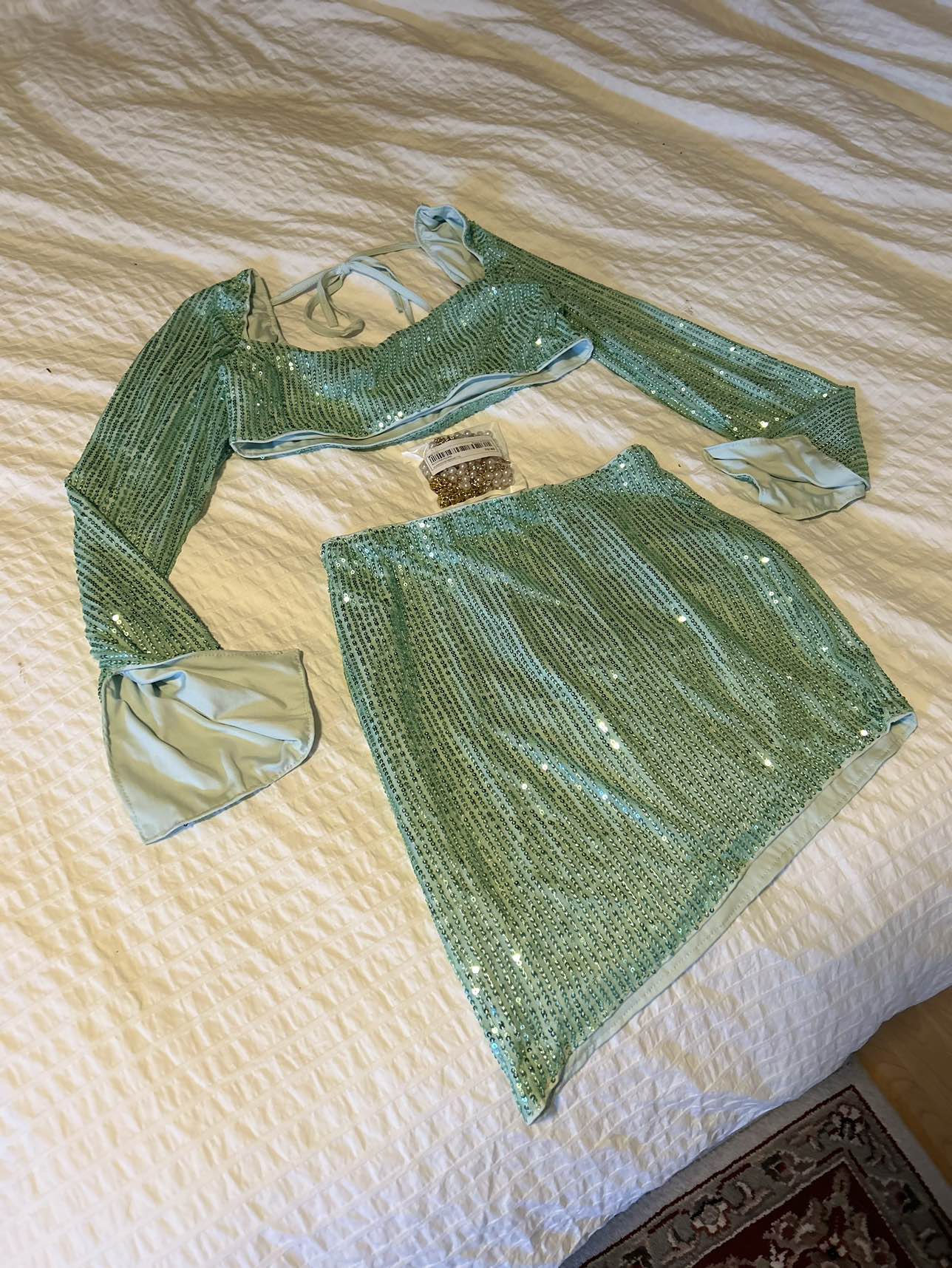 New SHEINBAE Green  sparkly sequin outfit danse/beach skirt top