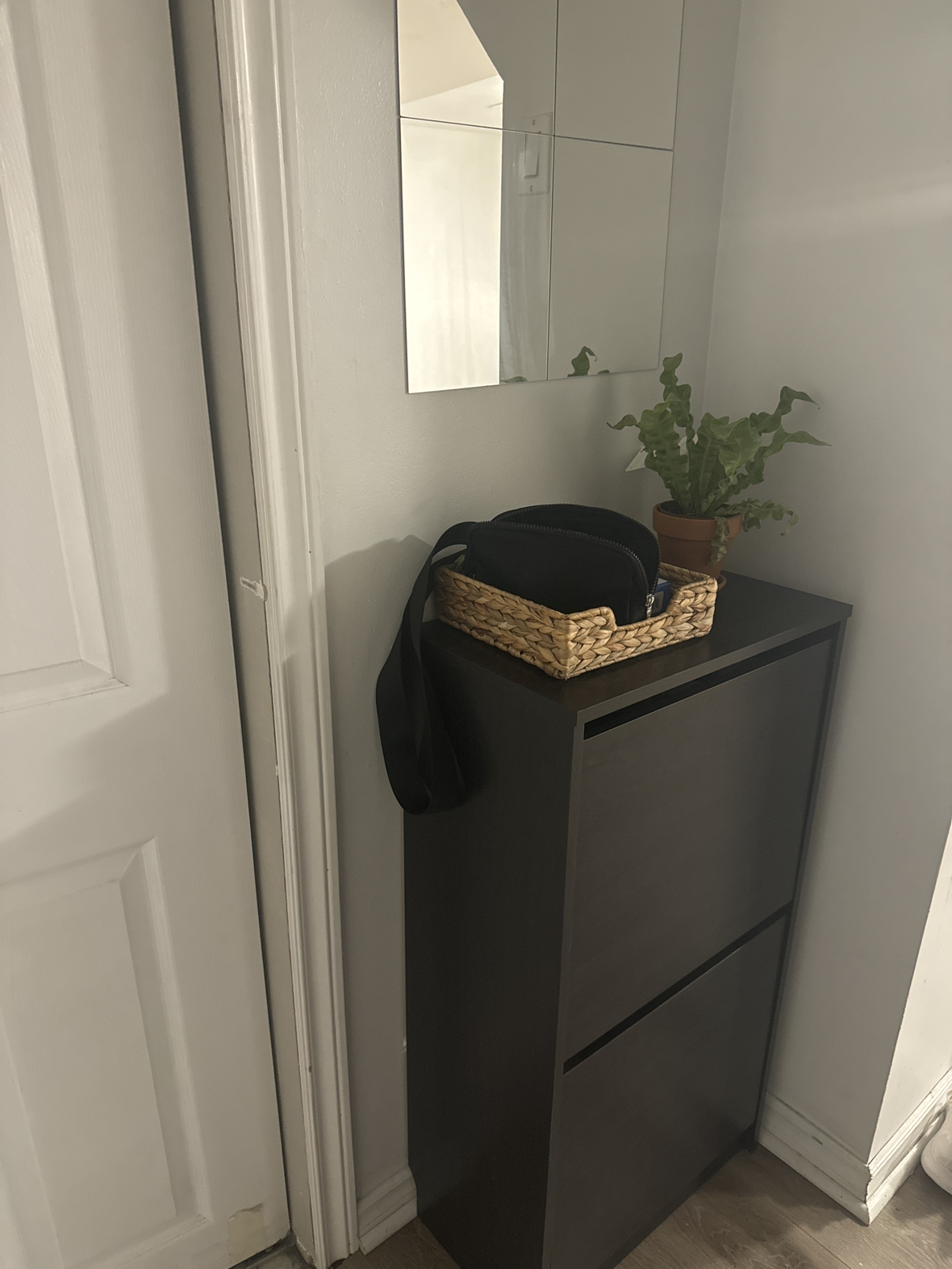 Moving sale - shoe rack - 2 draw - photo 2