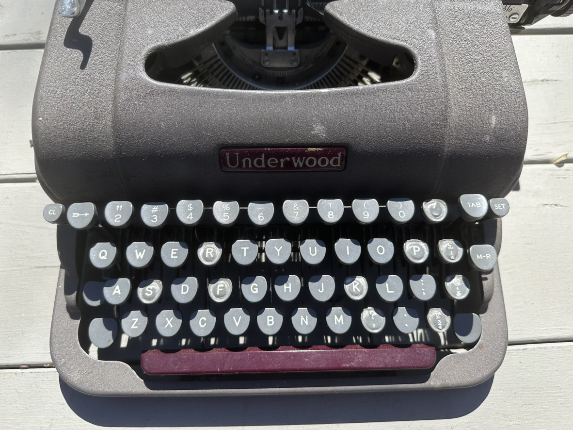 Vintage UNDERWOOD typewriter  Finger-Flite (Moving sale!) image indicator(6)